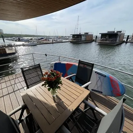 Hausboot Heaven On Earth Botel