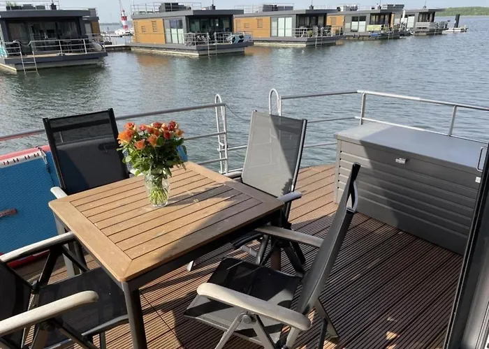 Hausboot Heaven On Earth 船屋 *